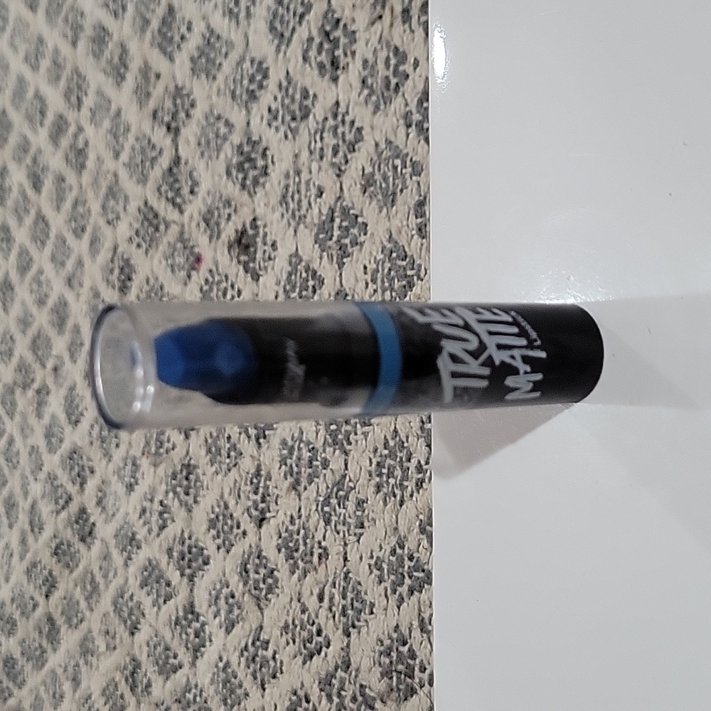 True Matte Dolphin #17 Lipstick